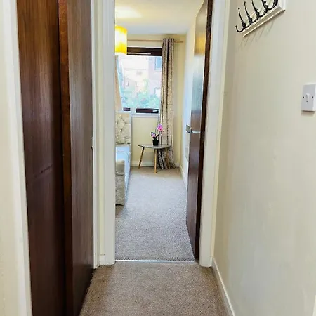 Lovely 1bed Serviced In Heart Of *