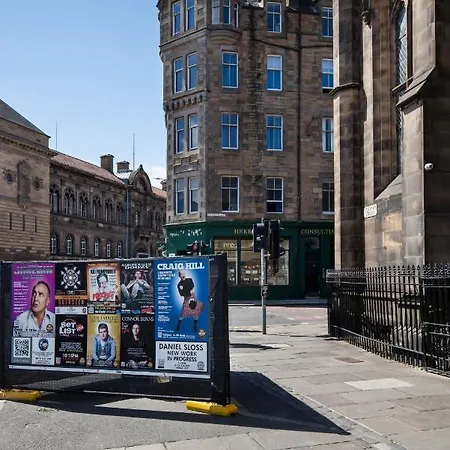 Modern In Prime Location * Edinburgh