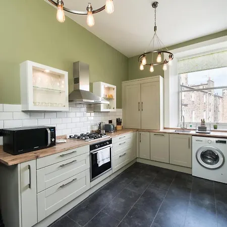 Apartament Stunning 2 Bedroom Flat In Trinity Edynburg
