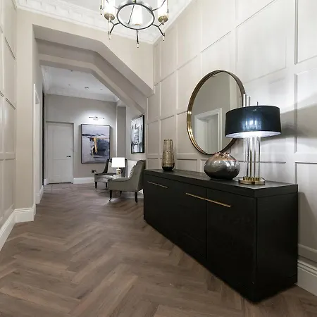 Апартаменты Luxury Georgian Retreat By Sovo *