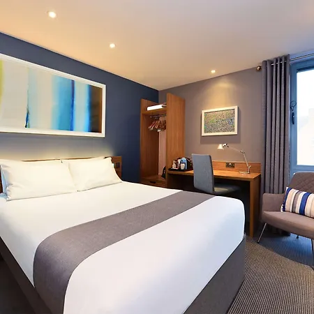 Travelodge Отель Эдинбург