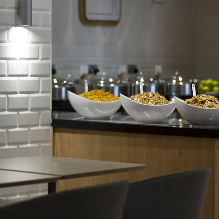 Hotel Express Centre By Ihg