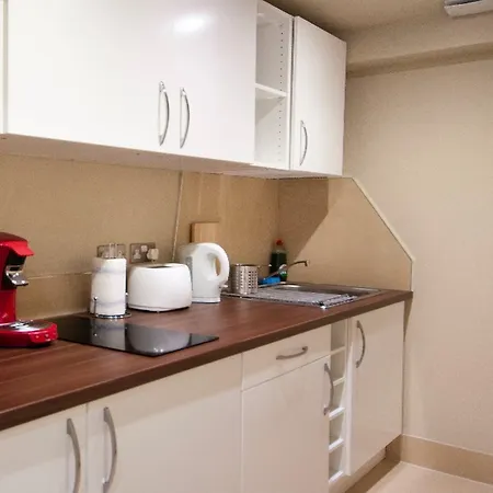 Palmerston מלון דירות