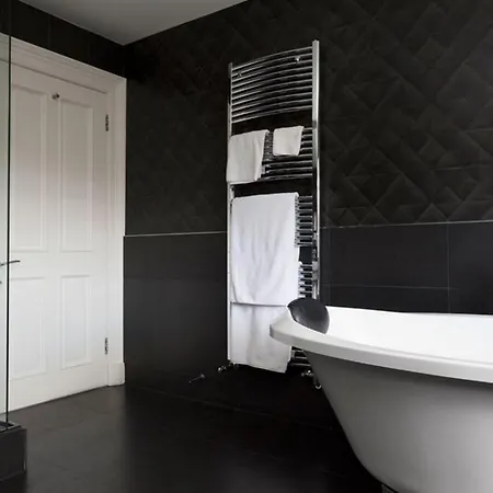 Aparthotel The Chester 5*