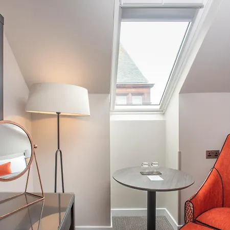Hill Place 4*