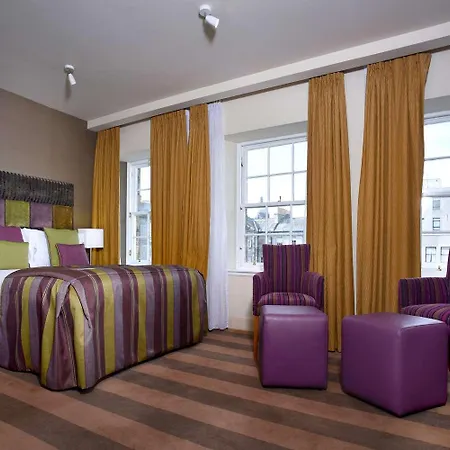 Hill Place 4*