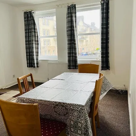 Simple 2bed Flat In Edinburgh. 爱丁堡