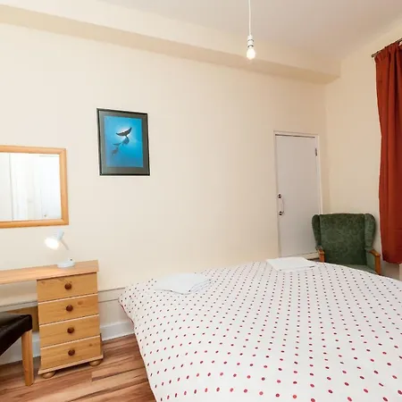 Charming Large Centre Apartment
