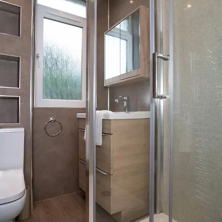 Apartamento Centrally Located 2bed Flat With Free Parking