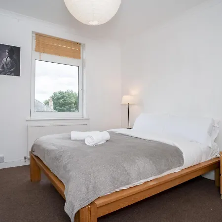 Centrally Located 2bed Flat With Free Parking Apartamento