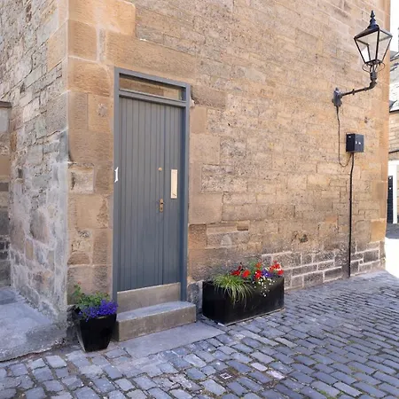 Joivy Charming Mews Flat Near The Dean Bridge *