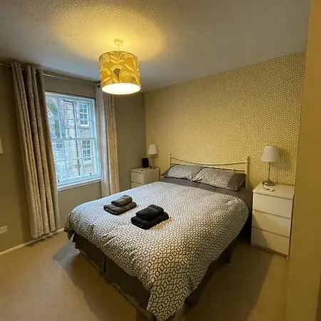 One Bedroom Websters Land Flat - Grassmarket