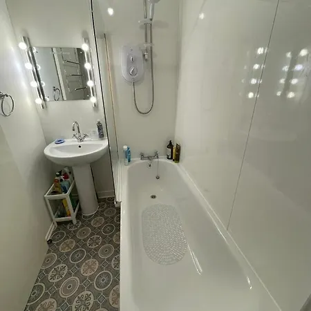 One Bedroom Websters Land Flat - Grassmarket Edinburgh