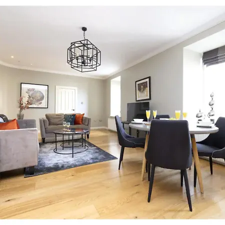 Royal Mile By Joivy *