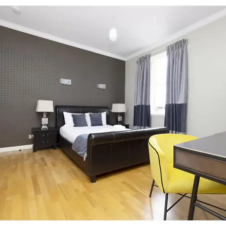 Royal Mile By Joivy *