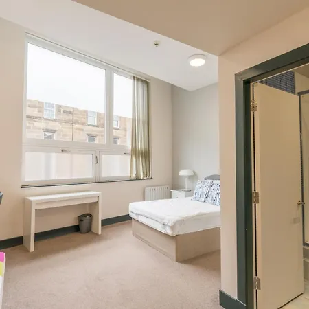 Апартаменты Altido Cosy In Newington