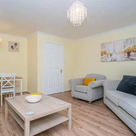 Modern Renovated 2bed Flat With Free Parking דירה