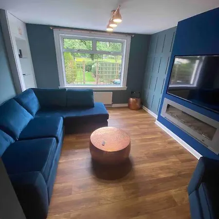 Lovely 2 Bedroom With Private Garden Apartment Edinburgh