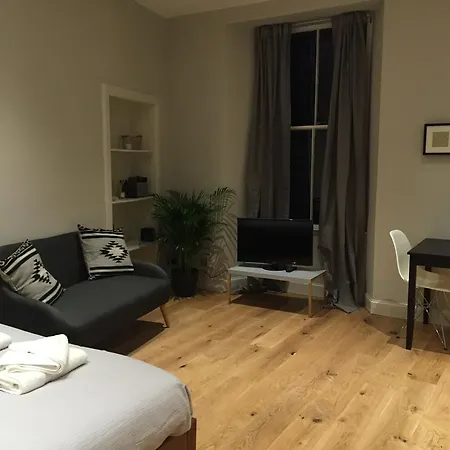 Royal Mile Studio Apartment *