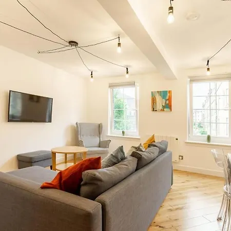 公寓 Central, Bright 2 Bed Flat - Pool & Sauna *
