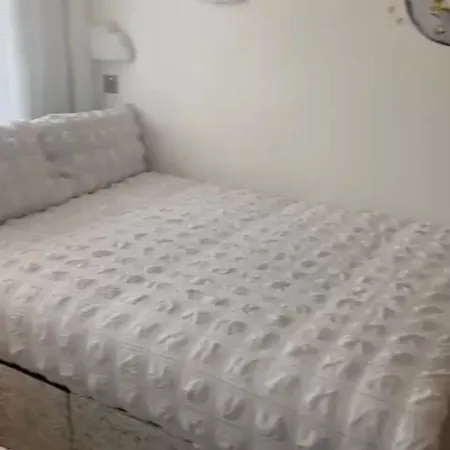 Flat On The Shore * Edynburg