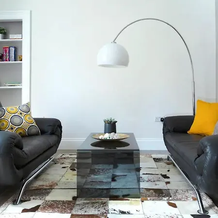 Apartment Bright 2 Bedroom Flat Next To Meadows Park *