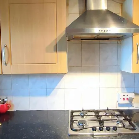 Cosy 2 Bedroom In The Heart Of - Excellent Location Appartement