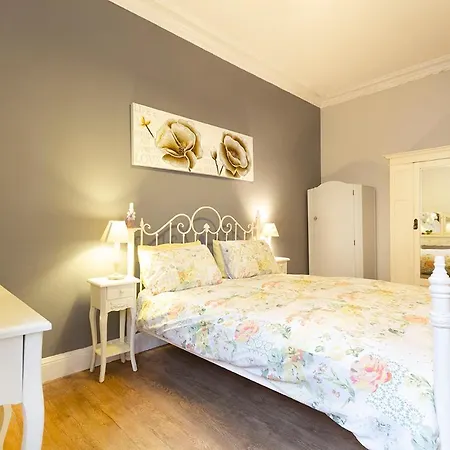 Cosy Near Centre Apartment Edinburgh