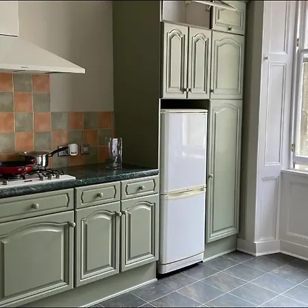 Montgomery Street Apartment