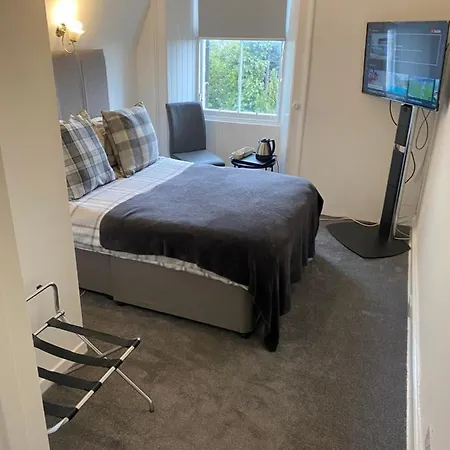 Ellwyn House Hotel *