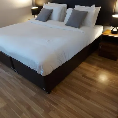דירה One Bedroom אדינבורו
