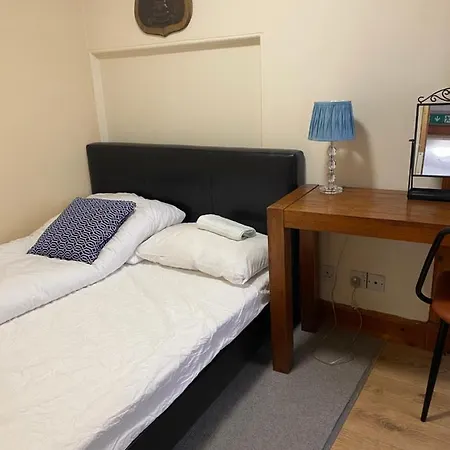 Edinb&b