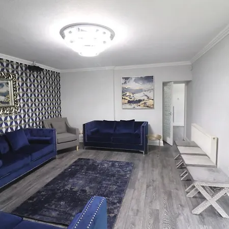 Perfect For Family Gatherings & Occasions, Sleeps 15 With Hot Tub * Edimburgo