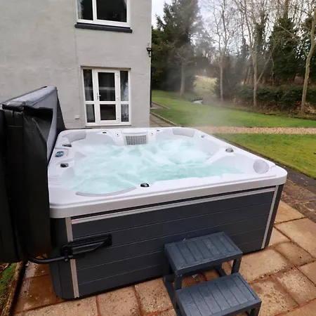 Perfect For Family Gatherings & Occasions, Sleeps 15 With Hot Tub Сasa de vacaciones *
