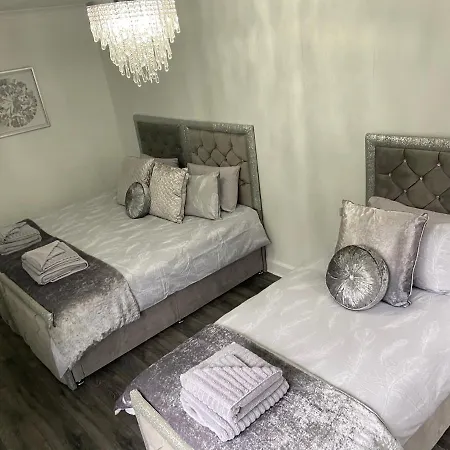 Perfect For Family Gatherings & Occasions, Sleeps 15 With Hot Tub