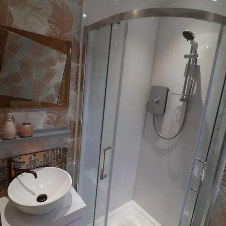 Сasa de vacaciones Perfect For Family Gatherings & Occasions, Sleeps 15 With Hot Tub Edimburgo