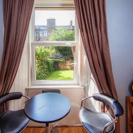 Warm, Cozy&relaxed By Holyrood Palace Edimburgo