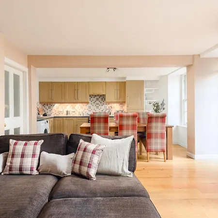 2br New Town Garden Edinburg