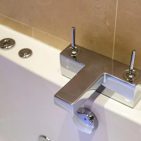 Gorgeous In The Heart Of New Town