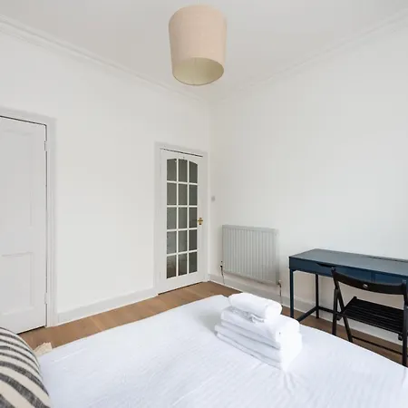 Daire Lovely 1-bedroom In *