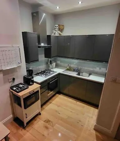 Lovely Comfortable Garden Flat In Morningside Apartamento *