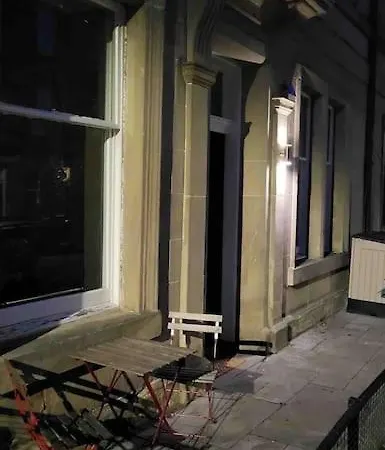 Lovely Comfortable Garden Flat In Morningside