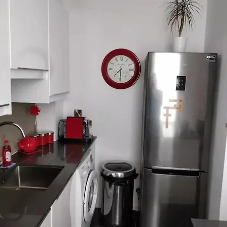 شقة And إدنبرة