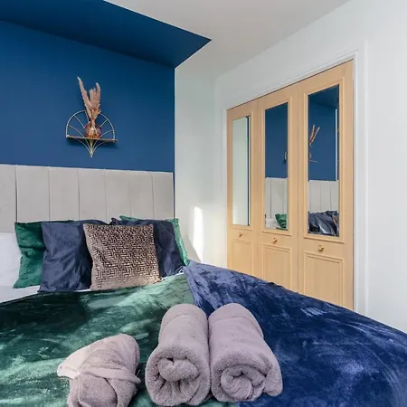 Stylish 2 Bedroom In