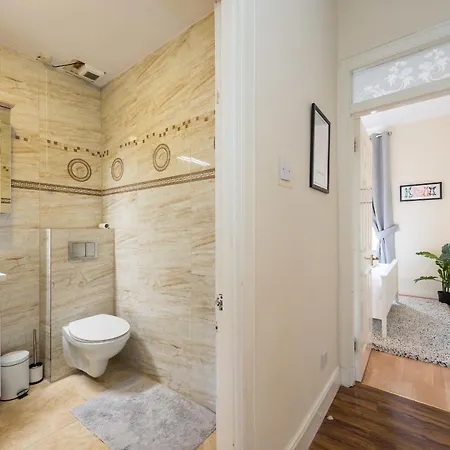 Apartment Bright And Modern 2 Bed *