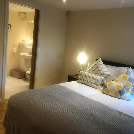 Private Parking 2 Bed 2 Bath Apartmán