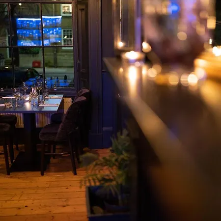 No11 Boutique & Brasserie 4* אדינבורו