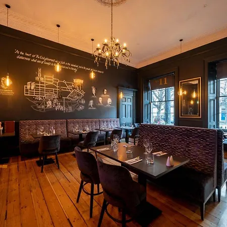 No11 Boutique & Brasserie מלון אדינבורו