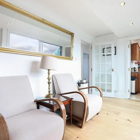 Luxury 3 Bed Royal Mile Апартаменты *