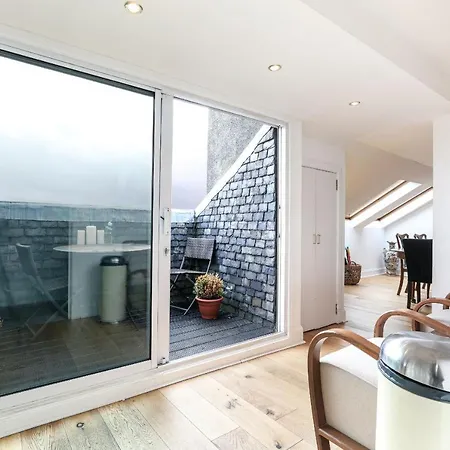 Luxury 3 Bed Royal Mile Apartment *